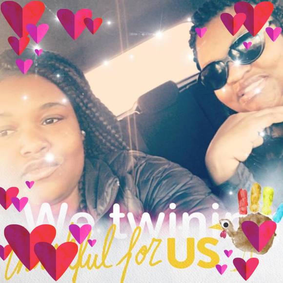 Meet your Posher, Shelly - Picture 1 of 2